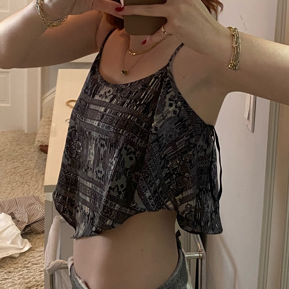 Gab & Kate grey top